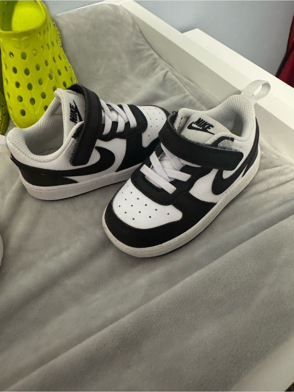 Nike Kids Black and White Low-Top Velcro Sneakers